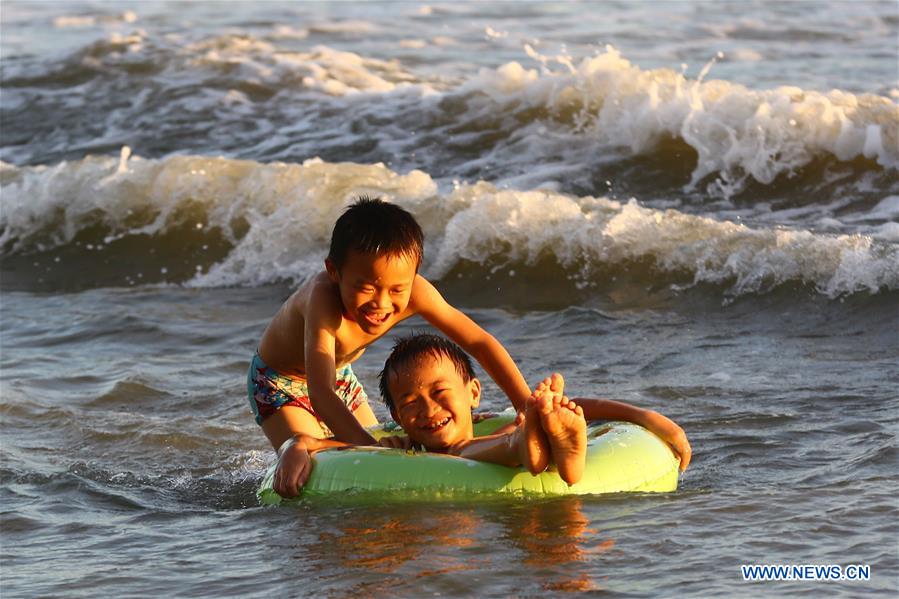 #CHINA-HAINAN-SANYA-HIGH TEMPERATURE (CN)