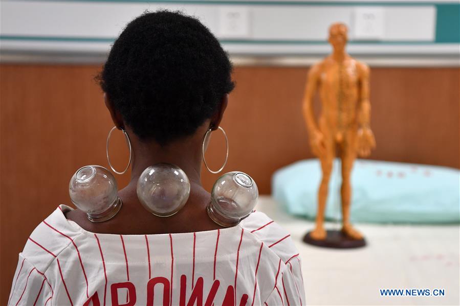 CHINA-HENAN-ZHENGZHOU-COMOROS GIRL-CHINESE COMPETITION (CN)