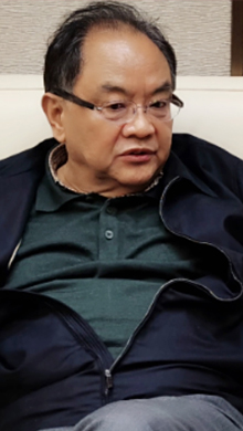 中央文史研究館館員、中國(guó)文聯(lián)原副主席、中國(guó)文藝評(píng)論家協(xié)會(huì)原主席、著名文藝評(píng)論家仲呈祥