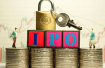 鼓勵(lì)持股滿三年的原有股東將部分老股向投資者轉(zhuǎn)讓，轉(zhuǎn)讓后，公司實(shí)際控制人不得發(fā)生變更。

 　　嘉實(shí)財(cái)富管理有限公司財(cái)富管理總監(jiān)吳妙娟：老股轉(zhuǎn)讓也是一個(gè)亮點(diǎn)，而不是像以前僅僅是發(fā)行新股。對(duì)股價(jià)做出穩(wěn)定的要求，對(duì)中小投資者利益有比較好的保護(hù)作用。