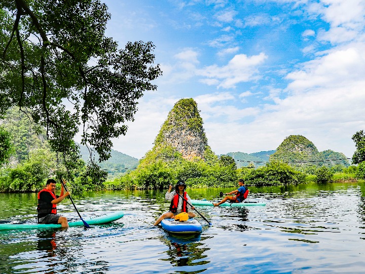 追光丨房車、帳篷、太空艙&hellip;&hellip;你想要的露營裝備這里都有