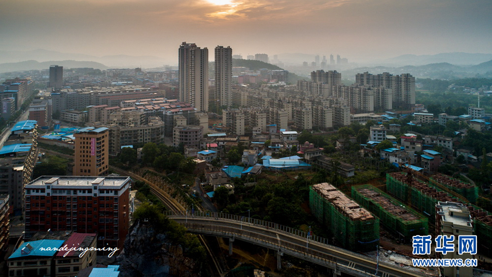 改革開放40年，縣城變化令人驚