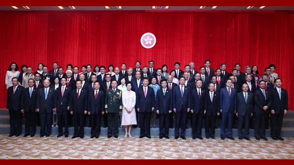 習(xí)近平會見香港特別行政區(qū)新任行政、立法、司法機(jī)構(gòu)負(fù)責(zé)人