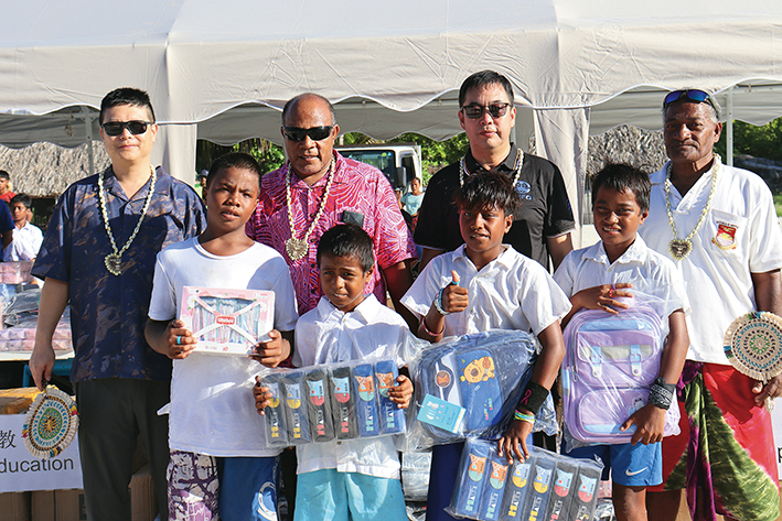 太平洋小島嶼上，有一所“中國中鐵”小學