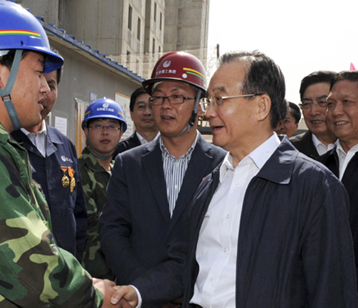 溫家寶視察保障房建設(shè):調(diào)控決心堅定不移