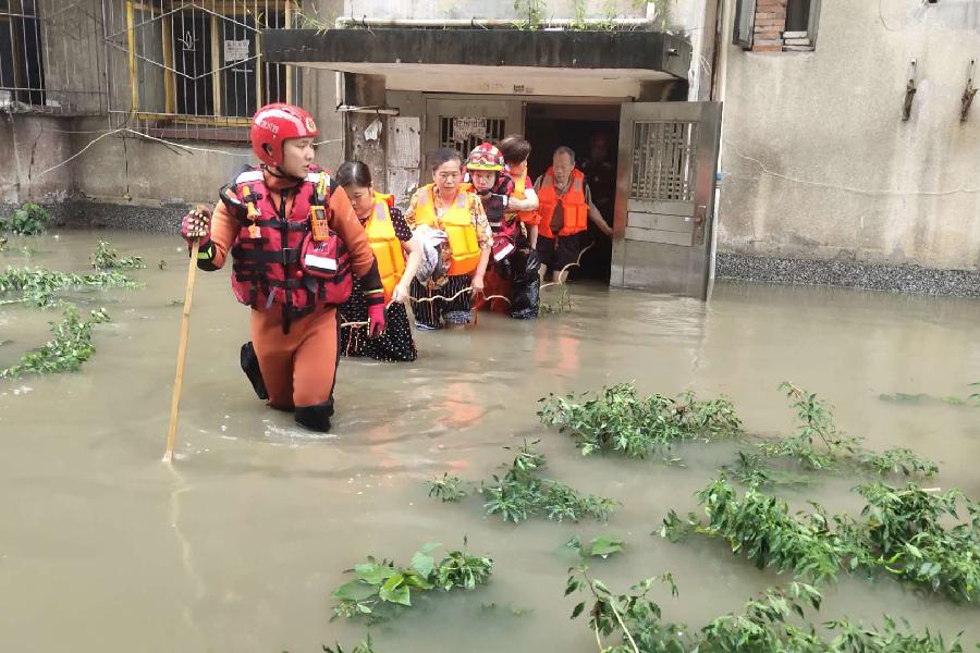 他們，為了誰？