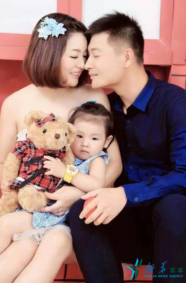 &uarr;資料圖片：張超一家三口合影。