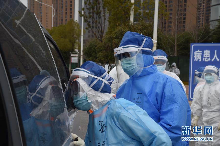 (聚焦疫情防控·圖文互動)(7)軍隊新近承擔(dān)救治任務(wù)的兩所醫(yī)院全部投入使用 參照火神山醫(yī)院模式運行