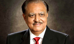 巴基斯坦總統(tǒng)馬姆努恩&middot;侯賽因