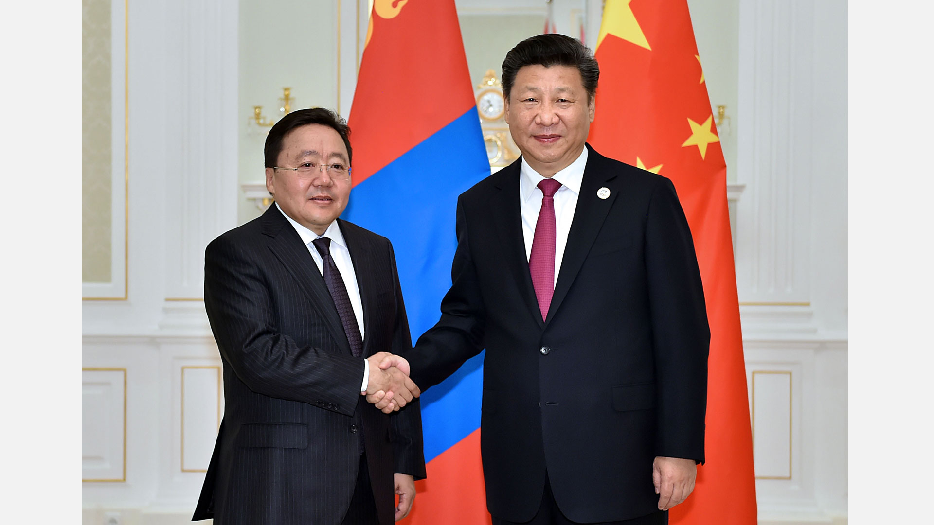 習(xí)近平會(huì)見蒙古國(guó)總統(tǒng)額勒貝格道爾吉