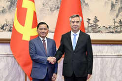 李希同越共中央政治局委員、中央書記處書記、中央檢查委員會(huì)主任陳錦繡舉行會(huì)談