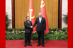 李希同老撾人革黨中央政治局委員、中央紀(jì)委書記、國(guó)家監(jiān)察總署署長(zhǎng)坎潘舉行會(huì)談