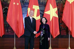 蔡奇同越共中央政治局委員、中央書記處常務(wù)書記張氏梅舉行會(huì)談