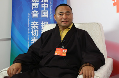 全國(guó)政協(xié)委員東寶仲巴&middot;呼圖克圖做客新華網(wǎng)、中國(guó)政府網(wǎng)兩會(huì)訪談