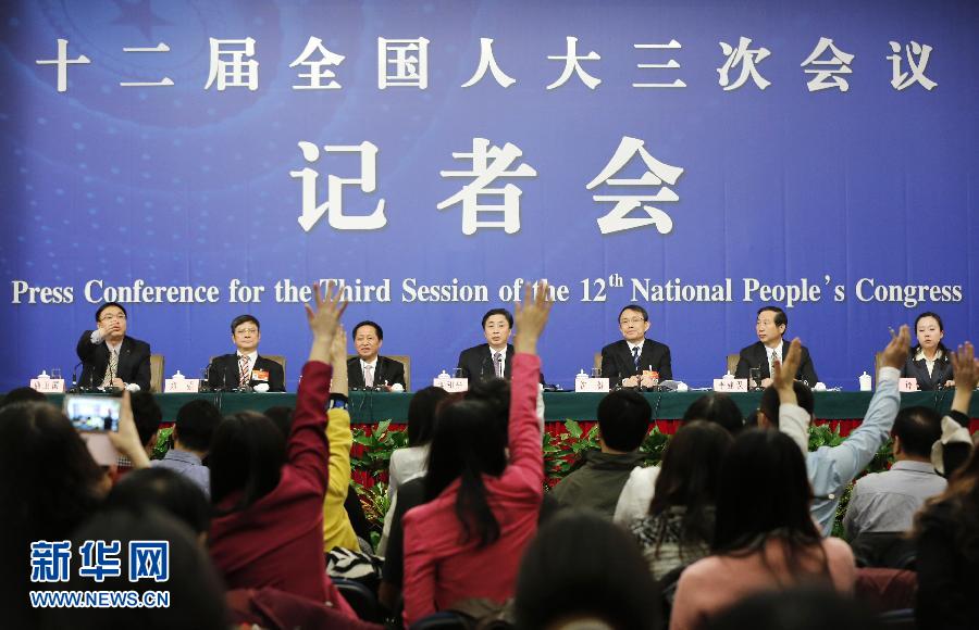 (兩會(huì))(1)直面熱點(diǎn) “干貨”不斷——十二屆全國(guó)人大三次會(huì)議組織十?dāng)?shù)場(chǎng)記者會(huì)回眸