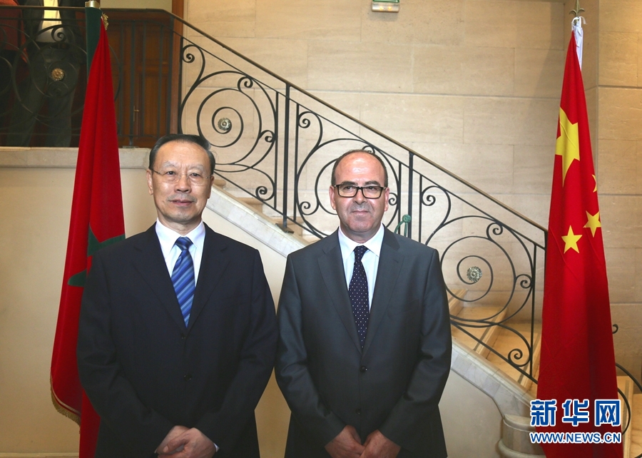 9月19日，在摩洛哥首都拉巴特，中共中央書記處書記、全國(guó)政協(xié)副主席杜青林（左）會(huì)見摩洛哥參議長(zhǎng)本希馬。應(yīng)摩洛哥參議院邀請(qǐng)，中共中央書記處書記、全國(guó)政協(xié)副主席杜青林于18日至20日率中共代表團(tuán)訪摩，分別會(huì)見政府首腦本&middot;基蘭、參議長(zhǎng)本希馬、真實(shí)性與現(xiàn)代黨總書記奧馬里等。新華社記者劉鍇攝