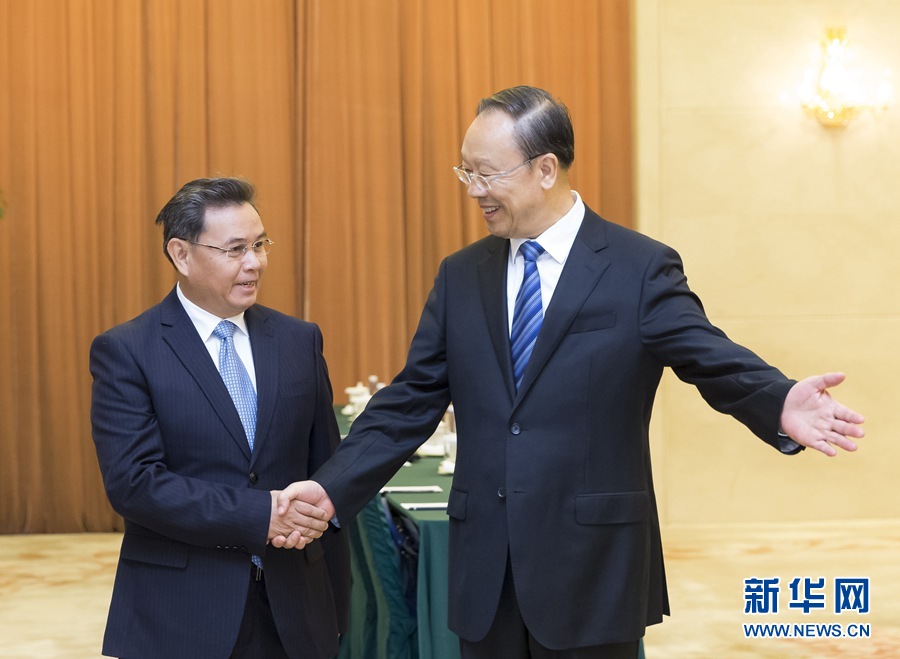 10月12日，中共中央書記處書記、全國政協(xié)副主席杜青林在北京會見來華訪問并出席&ldquo;2016中國共產(chǎn)黨與世界對話會&rdquo;的老撾人革黨中央政治局委員、建國陣線中央主席賽頌蓬&middot;豐威漢率領(lǐng)的老撾人革黨代表團(tuán)?！⌒氯A社記者丁海濤攝