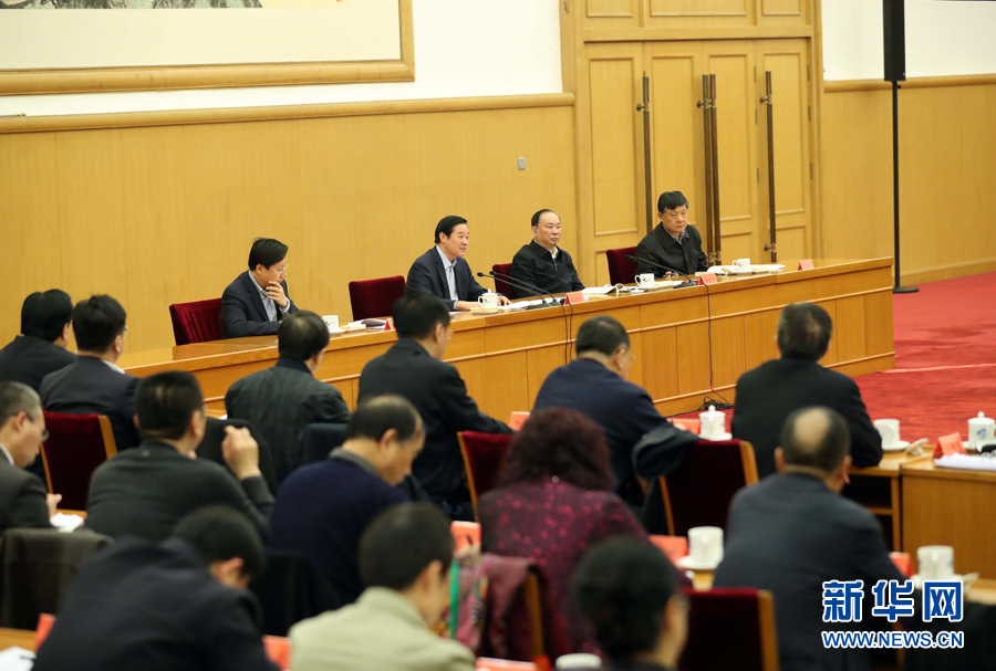 3月23日，治國理政論壇&ldquo;&lsquo;四個全面&rsquo;戰(zhàn)略布局系列理論研討會&rdquo;首場研討會在北京召開，中共中央政治局委員、中央書記處書記、中宣部部長劉奇葆出席會議并講話。新華社記者 劉衛(wèi)兵 攝
