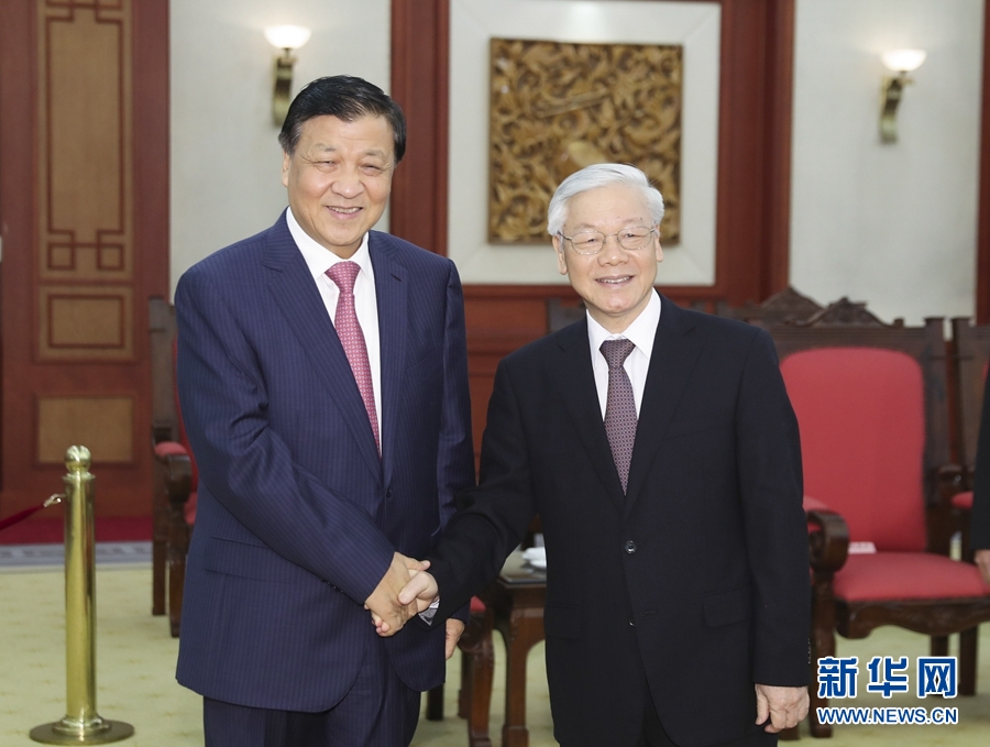 應(yīng)越南共產(chǎn)黨邀請，中共中央政治局常委、中央書記處書記劉云山9月18日至19日對越南進(jìn)行正式訪問。這是9月18日，劉云山在河內(nèi)會見越共中央總書記阮富仲。 新華社記者 丁林 攝