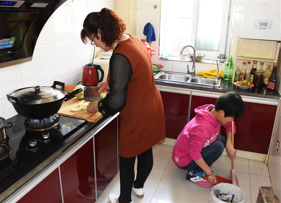 （新華全媒頭條&middot;圖文互動）（6）超越血緣的母愛