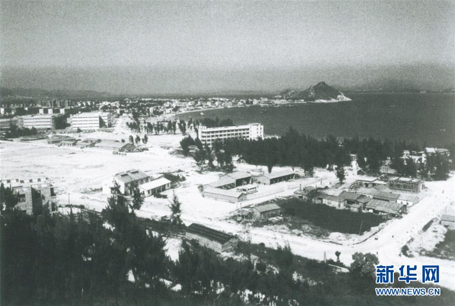 （新華全媒頭條&middot;壯闊東方潮　奮進新時代&mdash;&mdash;慶祝改革開放40年&middot;圖文互動）（2）從追趕時代到引領(lǐng)時代&mdash;&mdash;從深圳發(fā)展奇跡看中國改革開放40年 