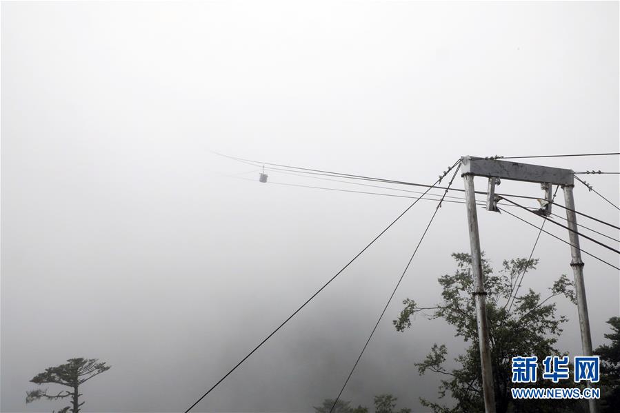 （圖文互動）（8）特寫：&ldquo;八一&rdquo;禮物，飛向云端哨所