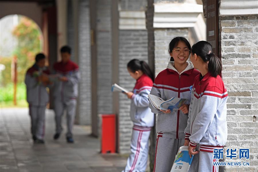 （慶祝改革開(kāi)放40周年基層行&middot;學(xué)校篇&middot;圖文互動(dòng)）（10）白鷺洲中學(xué)40年:書(shū)院教育的時(shí)代探索