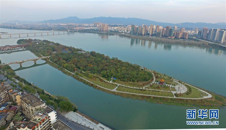 （慶祝改革開(kāi)放40周年基層行&middot;學(xué)校篇&middot;圖文互動(dòng)）（11）白鷺洲中學(xué)40年:書(shū)院教育的時(shí)代探索