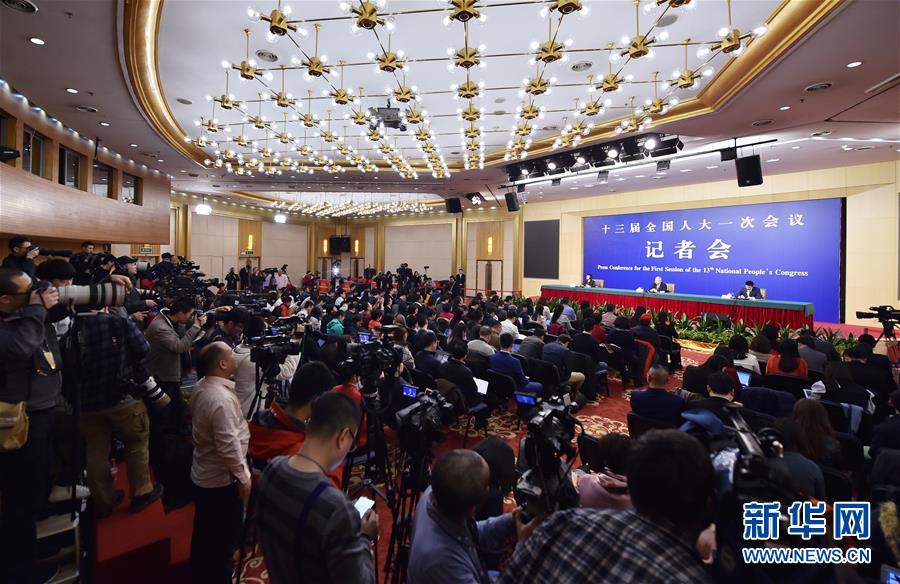 （兩會）（3）國務(wù)院扶貧辦主任劉永富就&ldquo;打好精準(zhǔn)脫貧攻堅戰(zhàn)&rdquo;答記者問