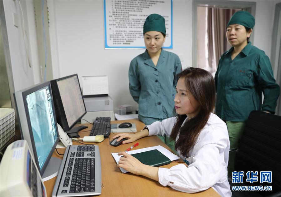 （兩會(huì)&middot;基層代表履職故事）（5）全國(guó)人大代表李潞：承載生命囑托 堅(jiān)守醫(yī)生職責(zé)