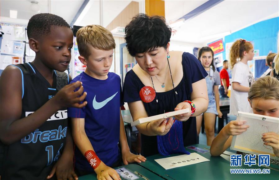 （兩會(huì)&middot;基層代表履職故事）（6）全國(guó)人大代表孫艷玲：做好非遺事業(yè)，讓古老技藝活起來(lái)