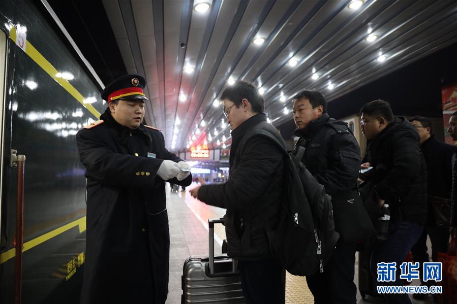 (關(guān)注春運)(3)2019年春運開始