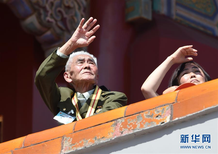 （新華全媒頭條&middot;強(qiáng)軍思想引領(lǐng)新征程&middot;圖文互動(dòng)）（3）那一刻，我們光榮接受檢閱