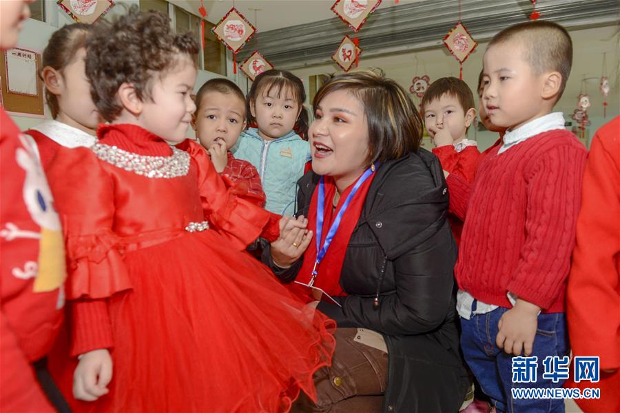 （兩會前夕看落實&middot;圖文互動）（5）牢記囑托增進民族團結(jié) 凝心聚力建設美麗新疆&mdash;&mdash;新疆落實習近平總書記全國兩會重要講話精神紀實