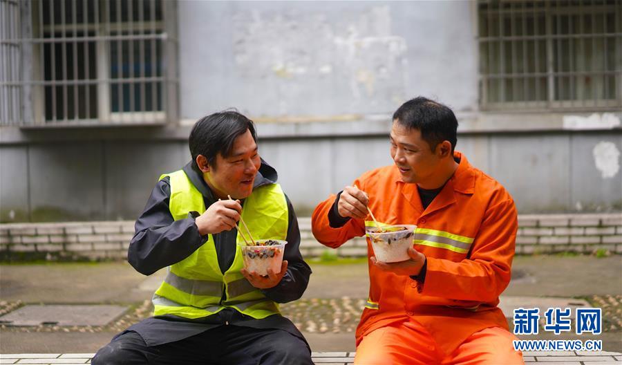 （新華全媒頭條&middot;圖文互動(dòng)）（27）青春萬(wàn)歲 強(qiáng)國(guó)有我