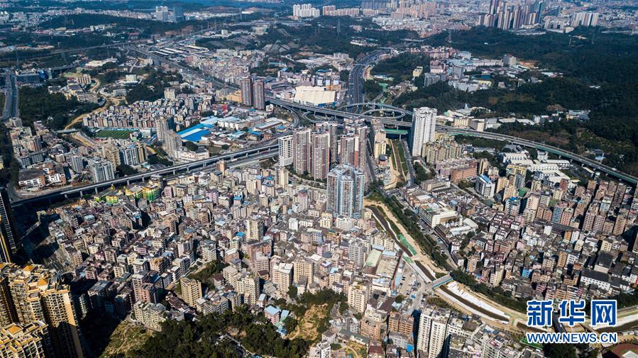 （在習(xí)近平新時(shí)代中國(guó)特色社會(huì)主義思想指引下&mdash;&mdash;新時(shí)代新作為新篇章&middot;圖文互動(dòng)）（2）從種地到&ldquo;種&rdquo;高科技產(chǎn)業(yè)&mdash;&mdash;&ldquo;改革村&rdquo;的新思維