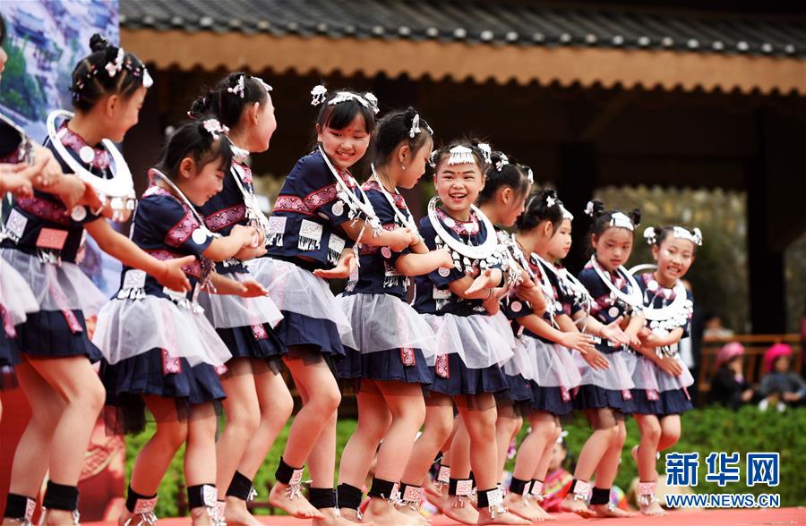 （壯麗70年&middot;奮斗新時代&middot;圖文互動）（11）奮進的阿妹戚托&mdash;&mdash;貴州三寶彝族鄉(xiāng)整鄉(xiāng)搬遷見聞