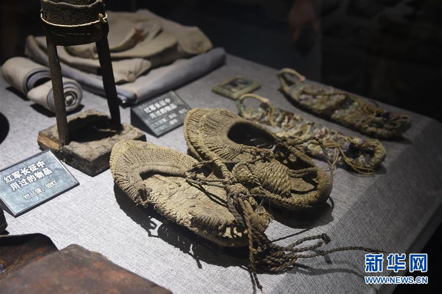 (壯麗70年·奮斗新時(shí)代——記者再走長征路·圖文互動(dòng))(3)夾金山上“馬燈紅”