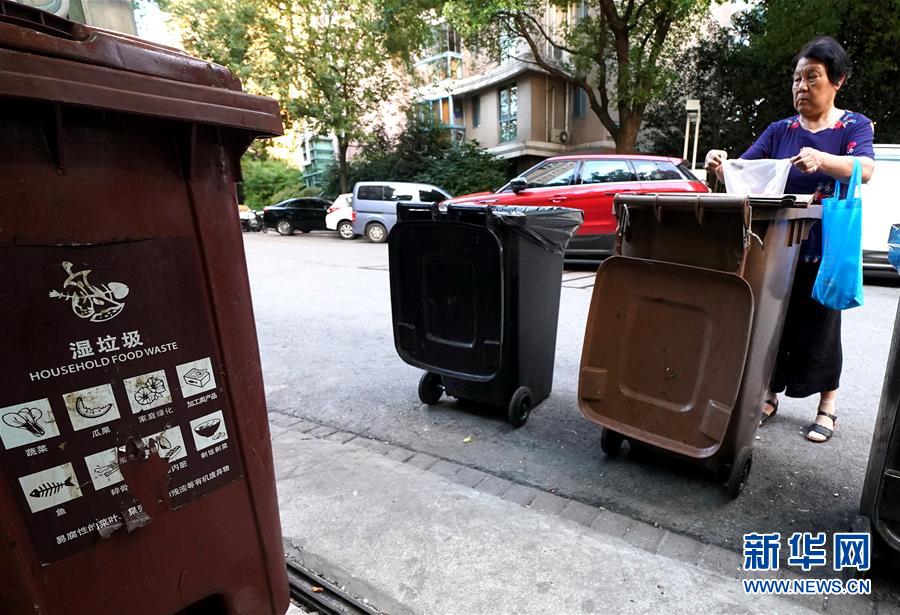 （新華視點&middot;圖文互動）（1）上海垃圾分類&ldquo;滿月&rdquo;：&ldquo;拎得清&rdquo;了，&ldquo;守得住&rdquo;么？