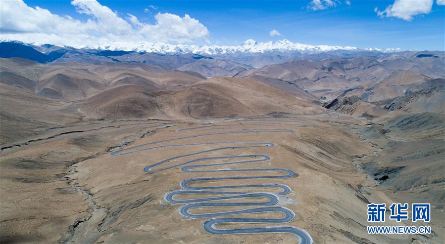 （壯麗70年&middot;奮斗新時(shí)代&mdash;&mdash;共和國(guó)發(fā)展成就巡禮）（9）人暢其行、貨暢其流&mdash;&mdash;共和國(guó)交通運(yùn)輸業(yè)發(fā)展成就巡禮