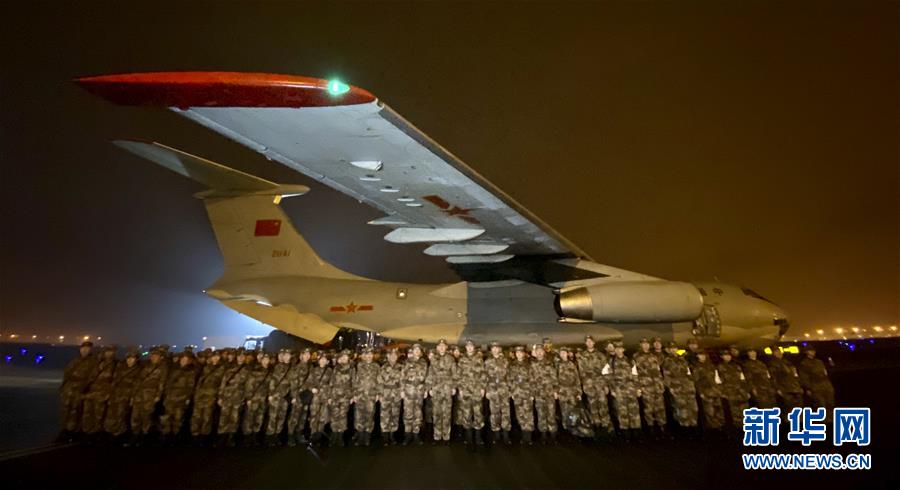 （新華全媒頭條&middot;圖文互動(dòng)）（5）新華社評(píng)論員：危難時(shí)刻，黨員干部要挺身而出&mdash;&mdash;論堅(jiān)決打贏疫情防控阻擊戰(zhàn)