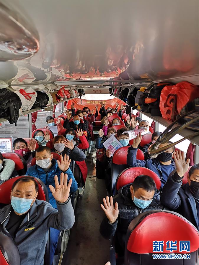 （做好六穩(wěn)工作 應對復雜局面&middot;圖文互動）（1）四川：&ldquo;點對點、一站式&rdquo;送農民工安全返崗