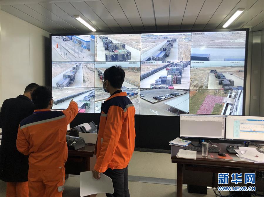 （圖文互動(dòng)）（2）抓好防疫保暢，還管司機(jī)吃飯&mdash;&mdash;廣西欽州保稅港區(qū)服務(wù)企業(yè)復(fù)工見聞