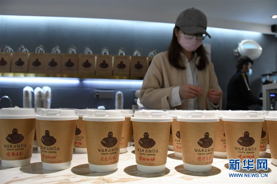 （新華全媒頭條&middot;圖文互動）（3）守望相助，堅忍不拔&mdash;&mdash;致敬武漢戰(zhàn)&ldquo;疫&rdquo;中千千萬萬個平凡英雄