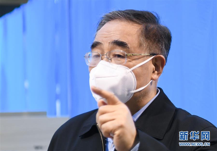 （聚焦疫情防控&middot;圖文互動(dòng)）（7）分秒必爭(zhēng)！一切為了治病救人&mdash;&mdash;中國(guó)抗疫生命至上的生動(dòng)實(shí)踐