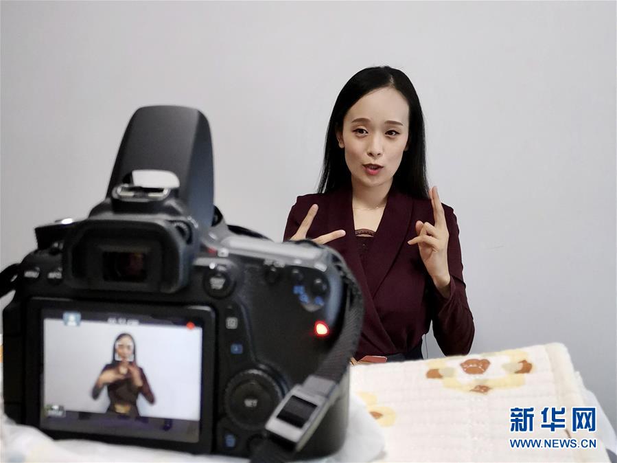 （在習近平新時代中國特色社會主義思想指引下&mdash;&mdash;新時代新作為新篇章&middot;習近平總書記關(guān)切事&middot;圖文互動）（4）增強困難群眾對疫情影響的抵抗力