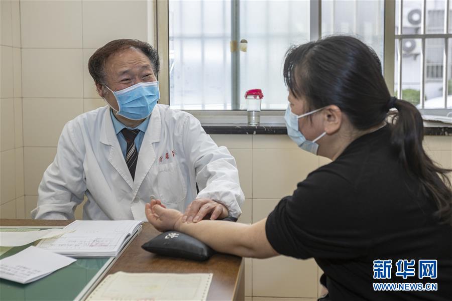 （代表委員履職&middot;圖文互動(dòng)）（4）&ldquo;履職與行醫(yī)，都要精益求精&rdquo;&mdash;&mdash;全國(guó)政協(xié)委員吳煥淦履職記