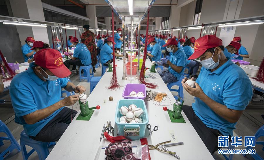 （新華全媒頭條&middot;兩會(huì)特別報(bào)道&middot;圖文互動(dòng)）（6）守住底線 穩(wěn)中求進(jìn)&mdash;&mdash;從全國兩會(huì)看&ldquo;六穩(wěn)&rdquo;&ldquo;六保&rdquo;如何發(fā)力