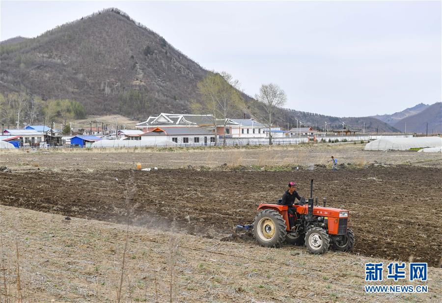 （決戰(zhàn)決勝脫貧攻堅(jiān)&middot;圖文互動）（8）長白山下唱新篇&mdash;&mdash;吉林延邊州脫貧攻堅(jiān)觀察