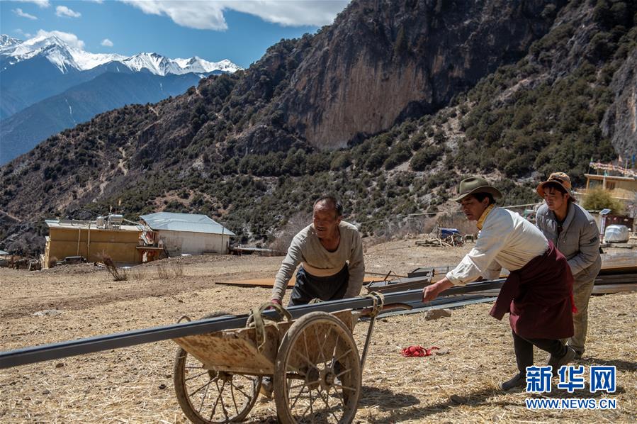 （決戰(zhàn)決勝脫貧攻堅(jiān)&middot;聚焦三區(qū)三州&middot;圖文互動(dòng)）（2）拓展新天地&mdash;&mdash;云南迪慶藏區(qū)&ldquo;新產(chǎn)業(yè)&rdquo;掠影